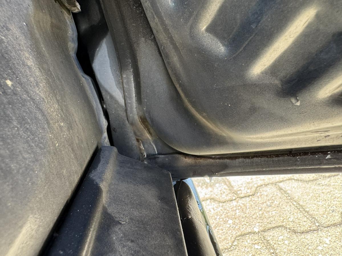 Toyota Avensis T25 original T&uuml;r vorn rechts 1E5 Gray Perleffekt Rohbau Bj.2004